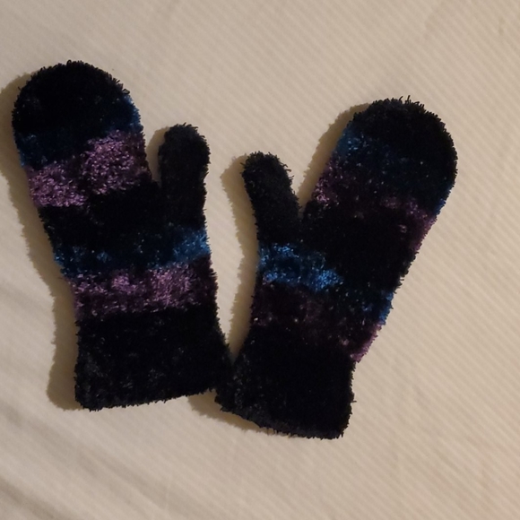 Black/Blue/Purple Mittens - Picture 2 of 2